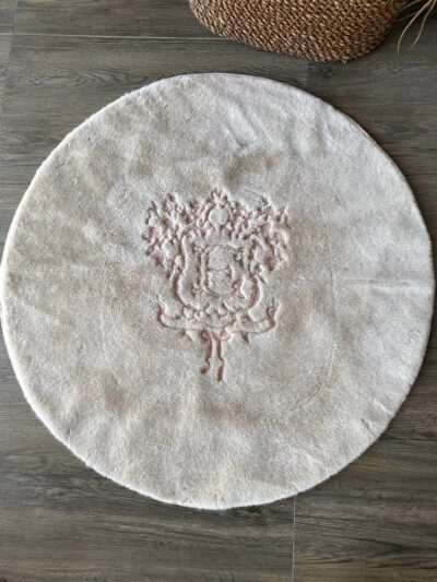 Round Rug - Image 2